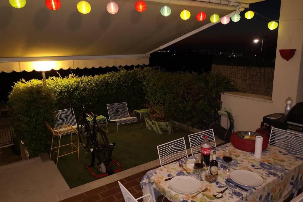 Grazioso Appartamento A 5 Minuti Di Auto Dal Mare สการ์ลีโน ภายนอก รูปภาพ